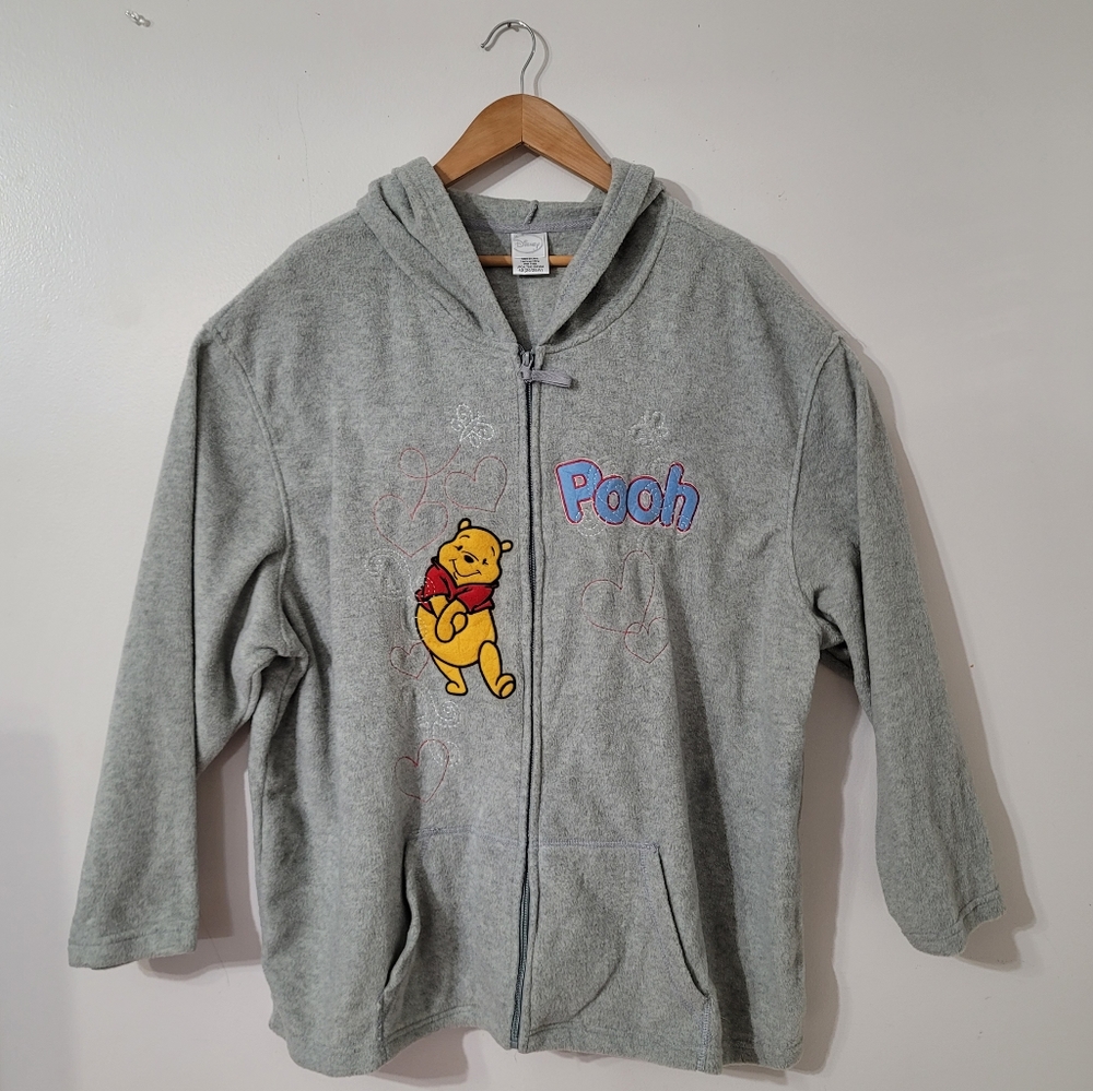 Disney-Hooded sweater size 4x, gray color with Winnie Pooh design on the front✨️